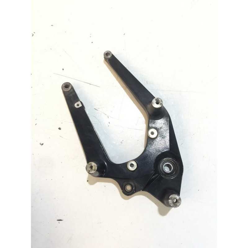 STAFFA SUPPORTO RUOTA MARMITTA SUZUKI SIXTEEN 150