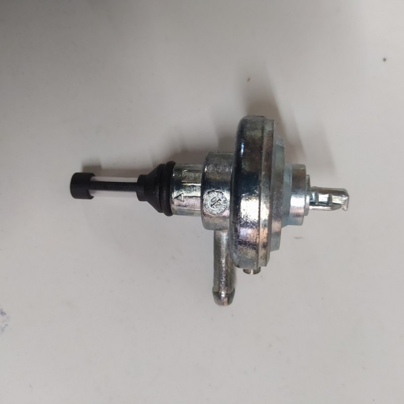 RUBINETTO BENZINA RMS GILERA DNA 50-125-180 COD.121670220