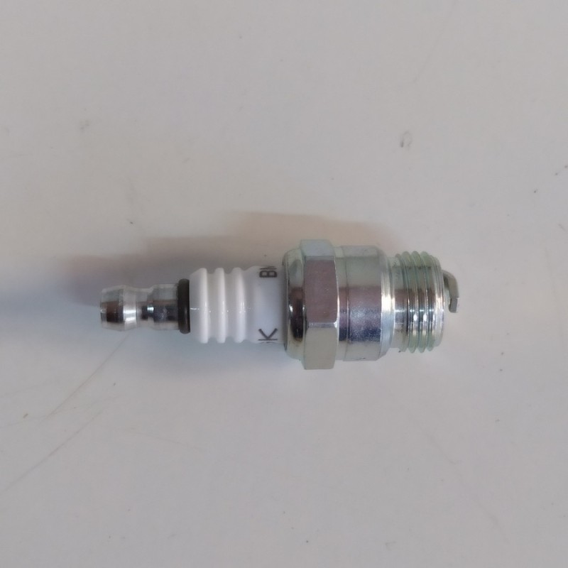 CANDELA NGK  MOTOSEGA E DECESPUGLIATORE COD.BM6F 6221