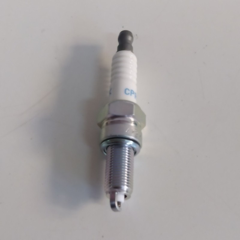 Candela Di Accensione NGK  PIAGGIO VESPA COD.CPR8E - 7411