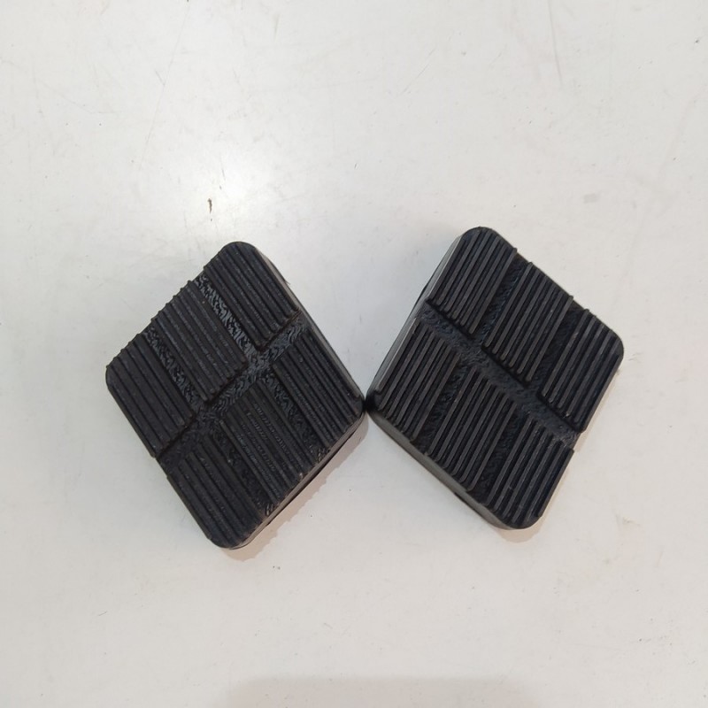COPRIPEDALI IN GOMMA PEUGEOT 205-309  COD.3459